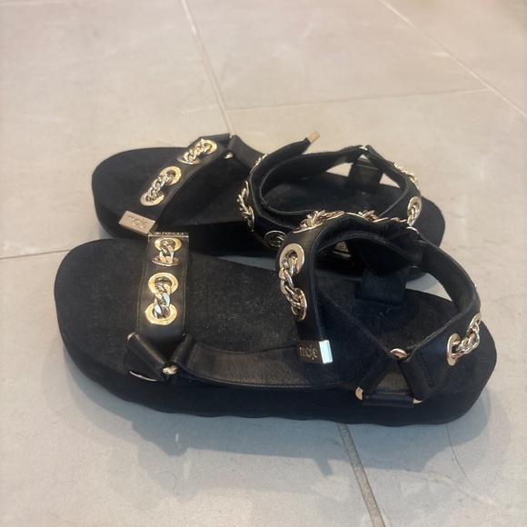 Shoes - Picture 3 of 4